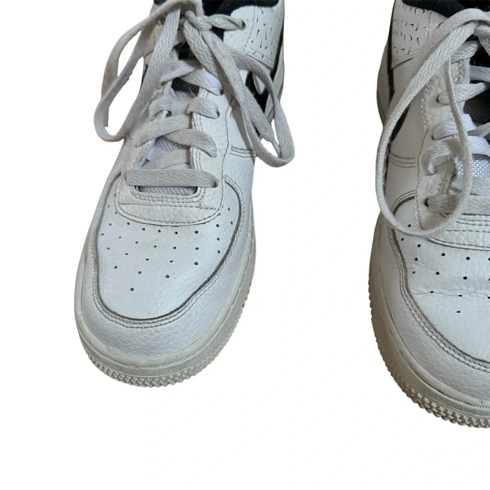Nike Air Force‎ 1 Sneakers White and Black Shoes Swoosh